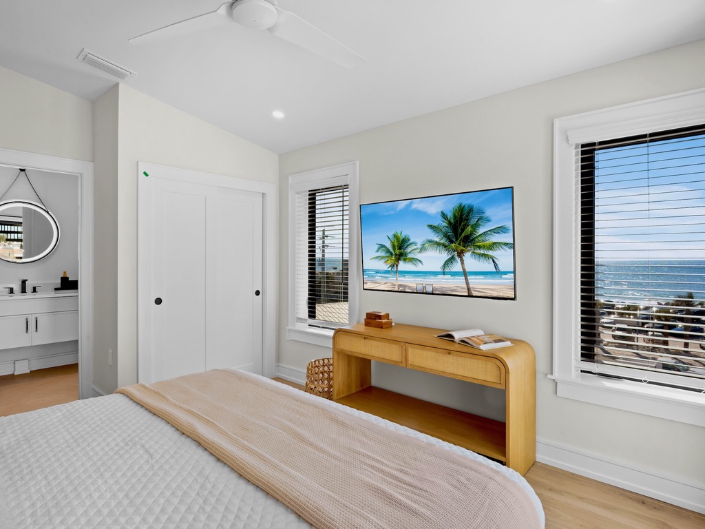 Second Bedroom, King