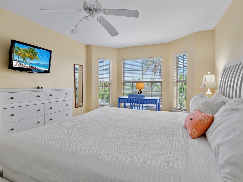 Second Bedroom - King
