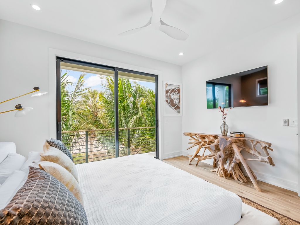 Second Bedroom - King