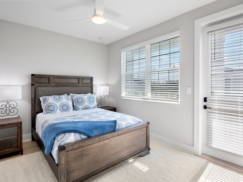 Second Bedroom, Queen