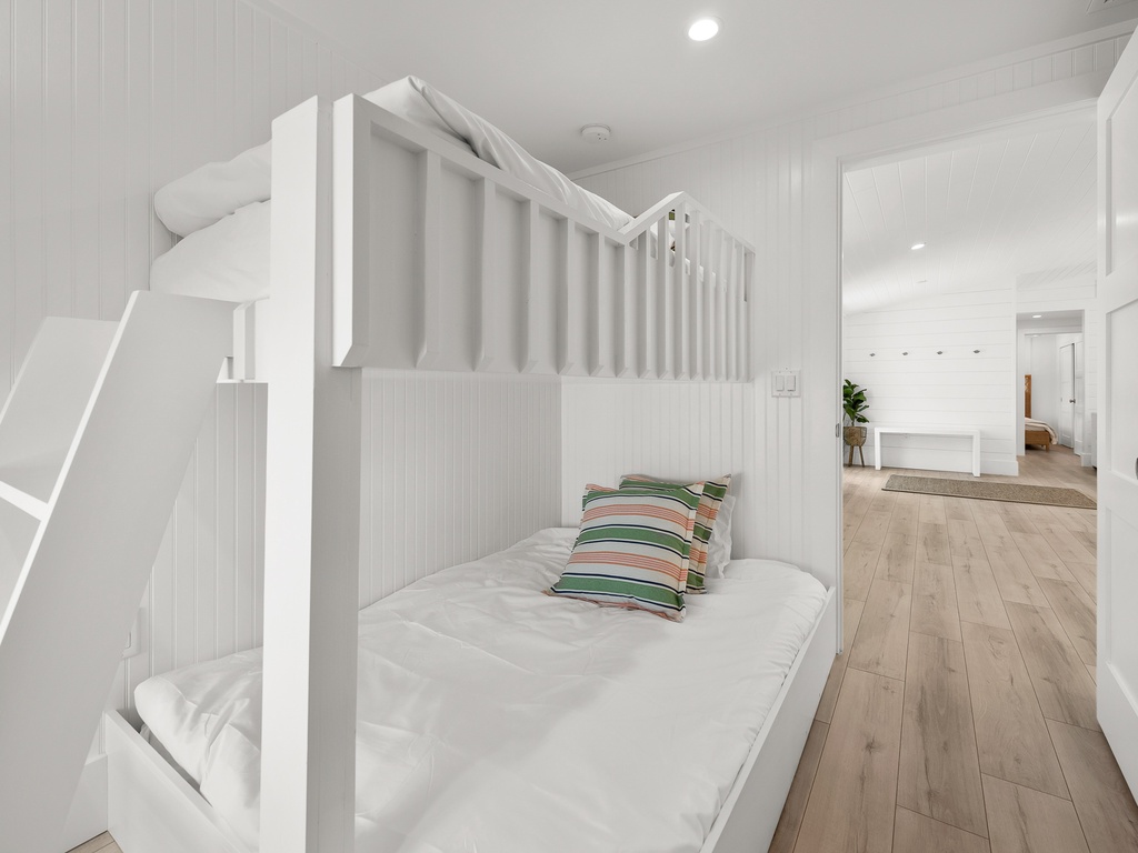 Third Bedroom - Twin/Full Bunk