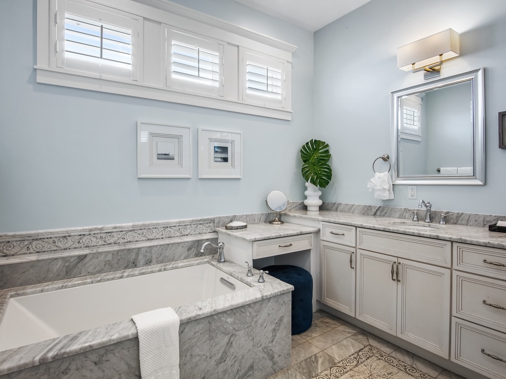 Primary Bathroom, Ensuite