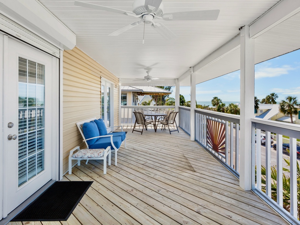 Balcony Seating, Dining Area
