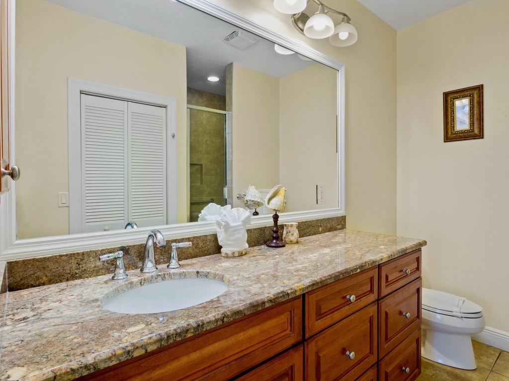 Primary Bathroom (First Floor) -Ensuite Bathroom