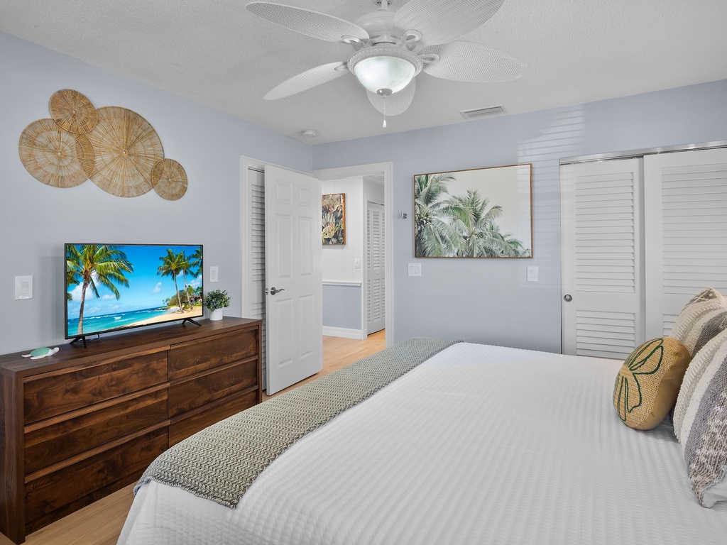 Second Bedroom, King