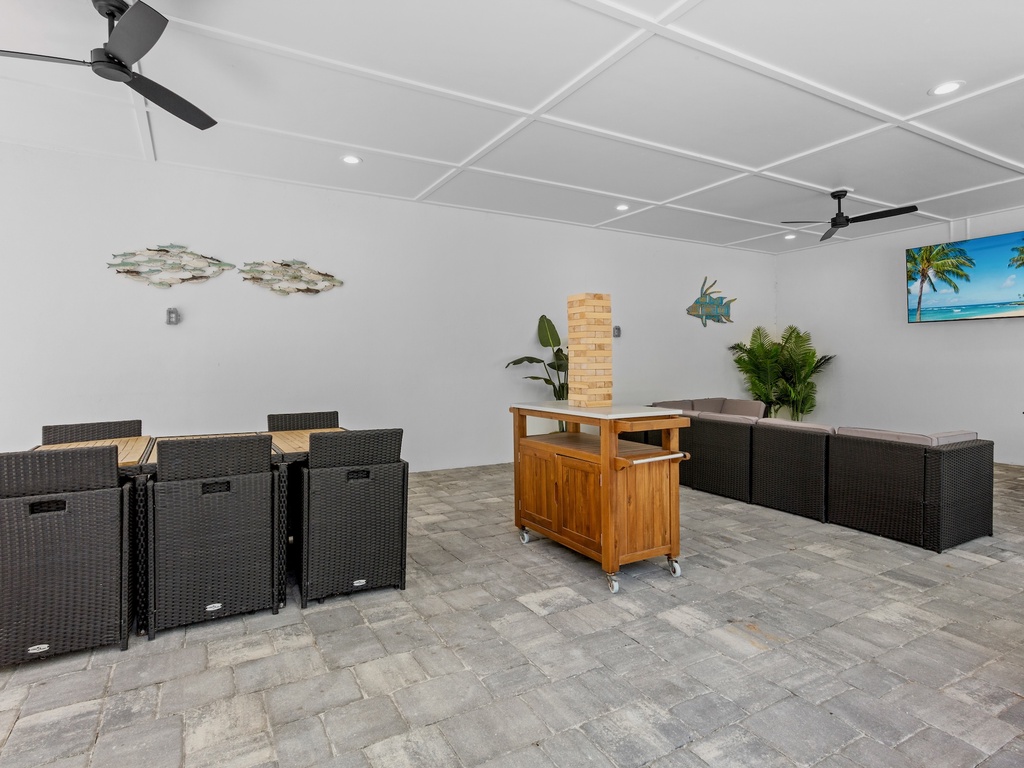 Outdoor Dining, Living Area