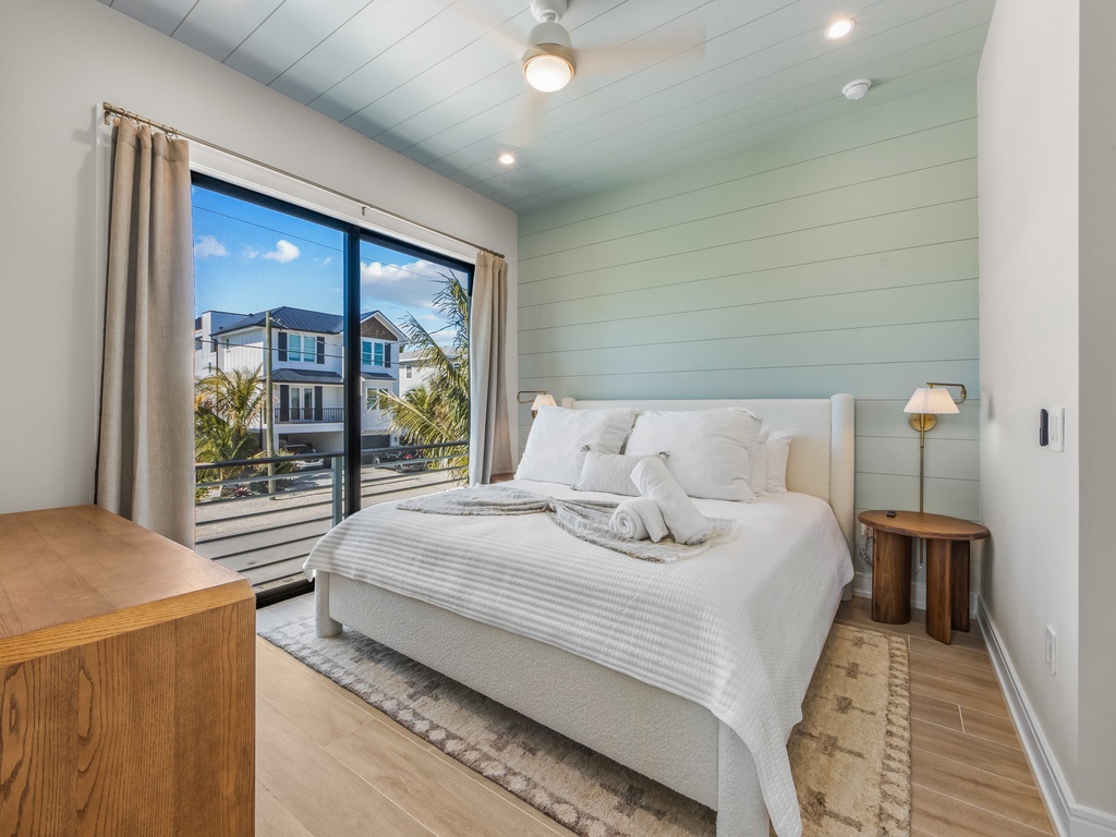 Sixth Bedroom - King