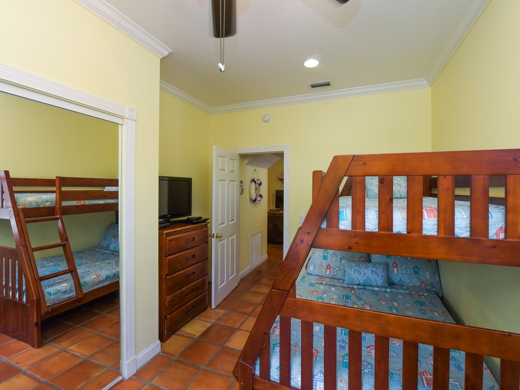 Third Bedroom - Twin/Full Bunk