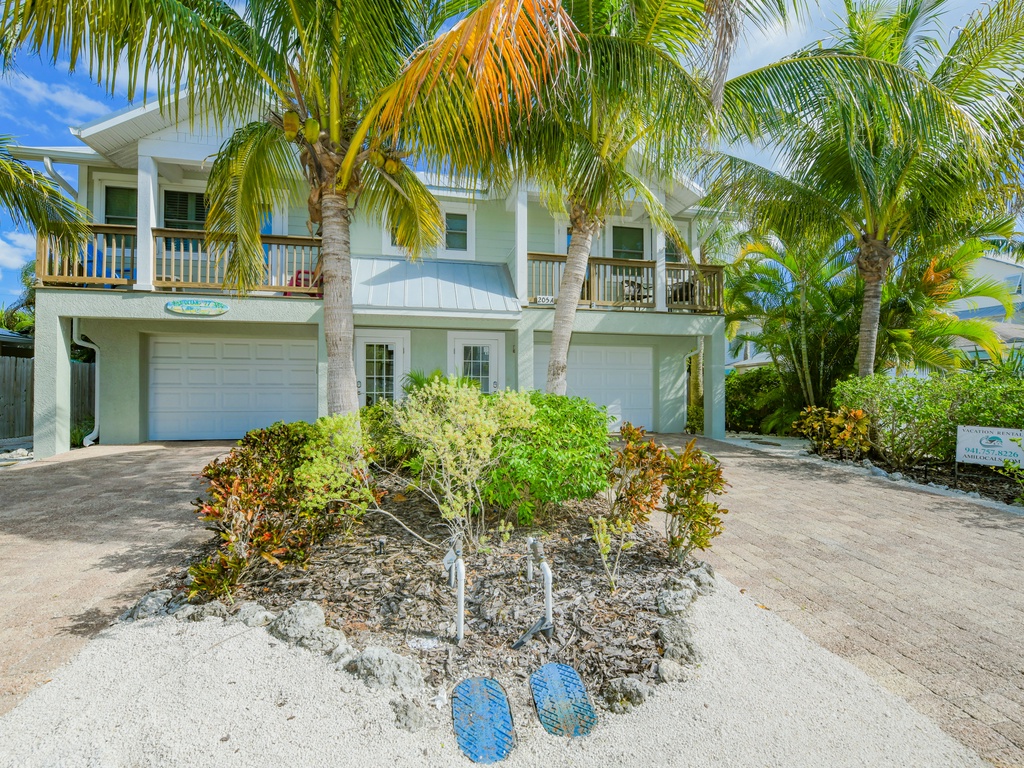 Sea Grape Escape - AMI Locals