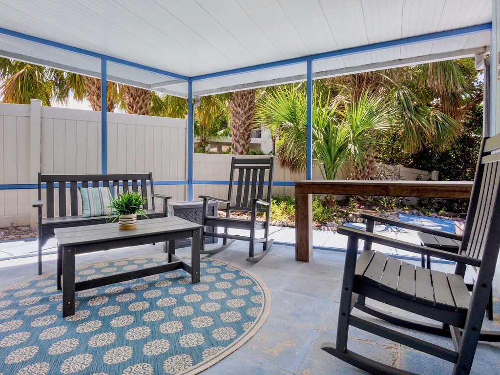Screened-in Lanai