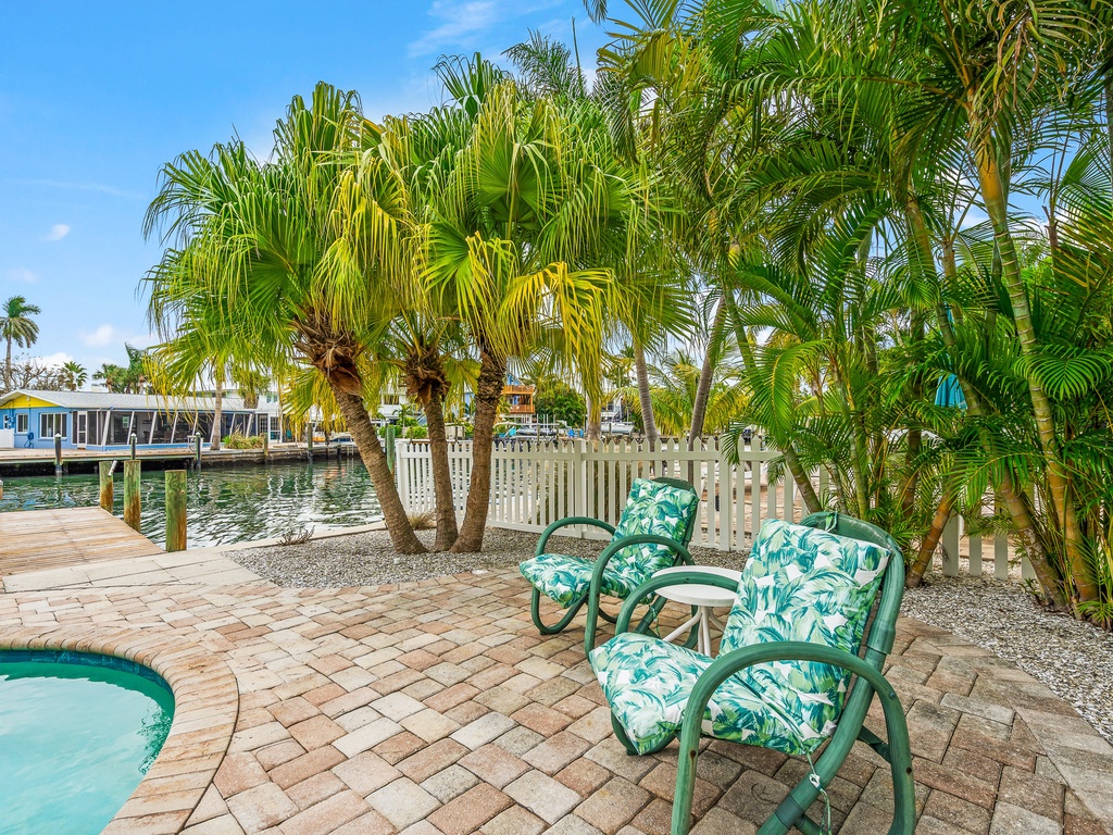 Poolside Seating