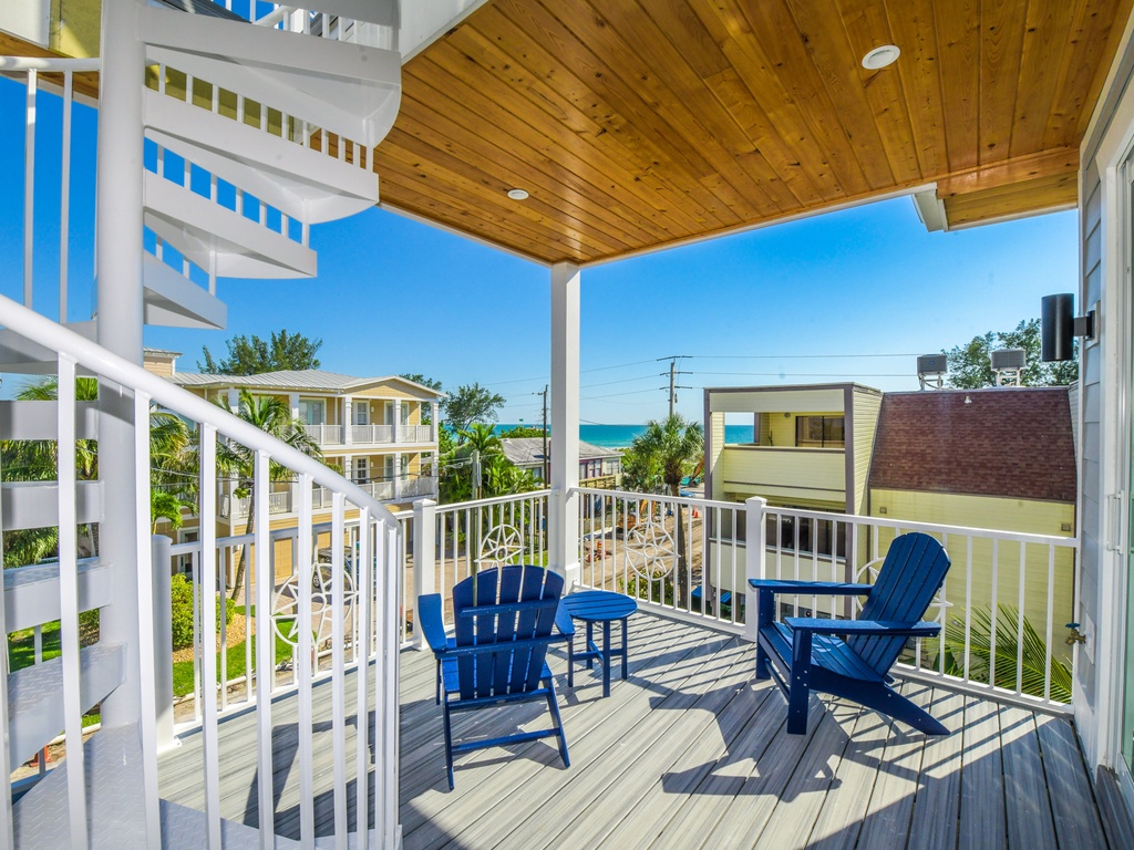 Deck with Rooftop Access