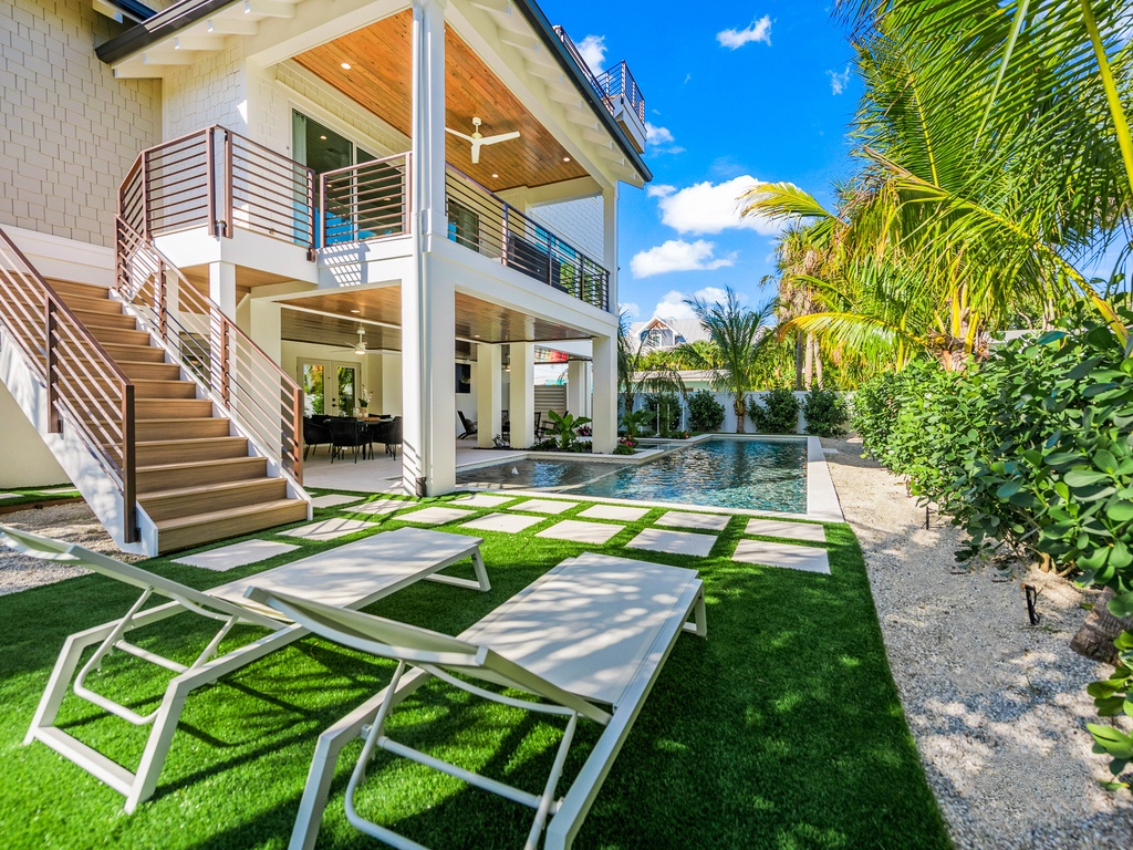 Annabella By The Sea