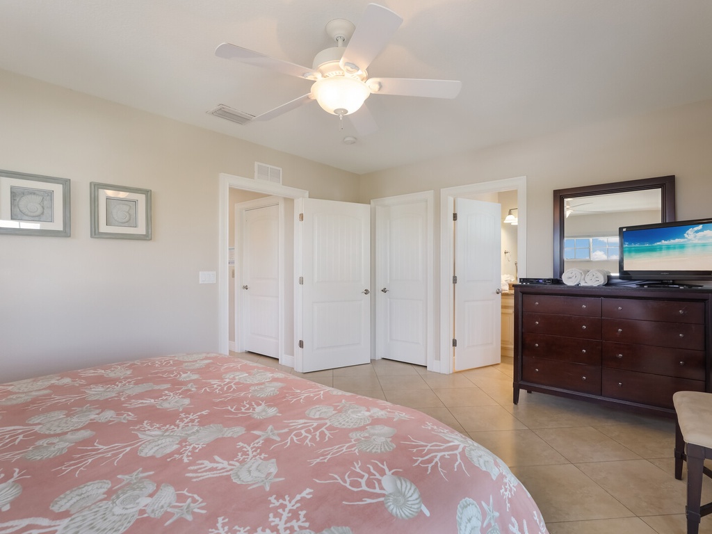 Second Bedroom - King