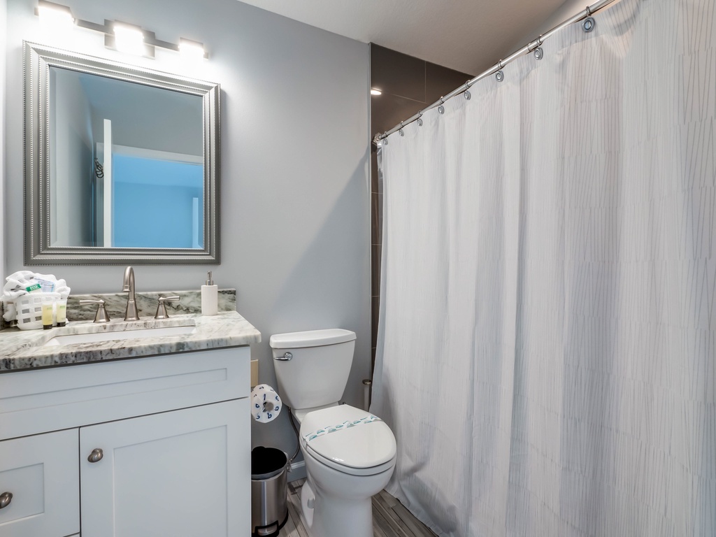 Private Suite - Bathroom