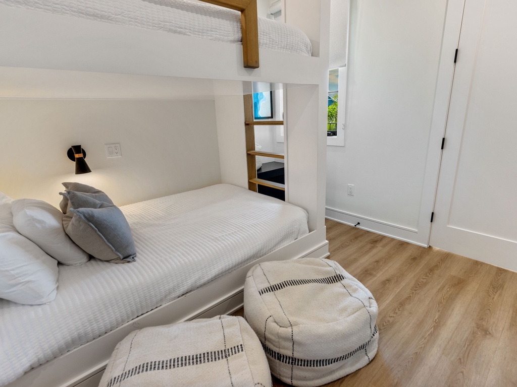 Fourth Bedroom, Full/Full Bunk