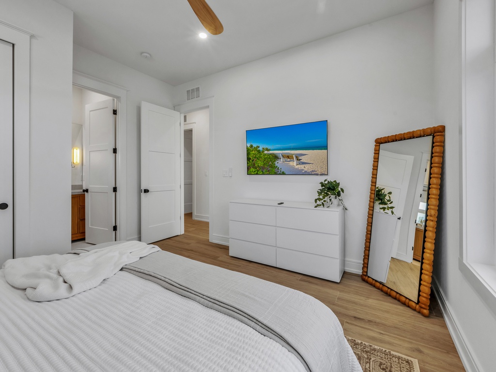 Sixth Bedroom - King