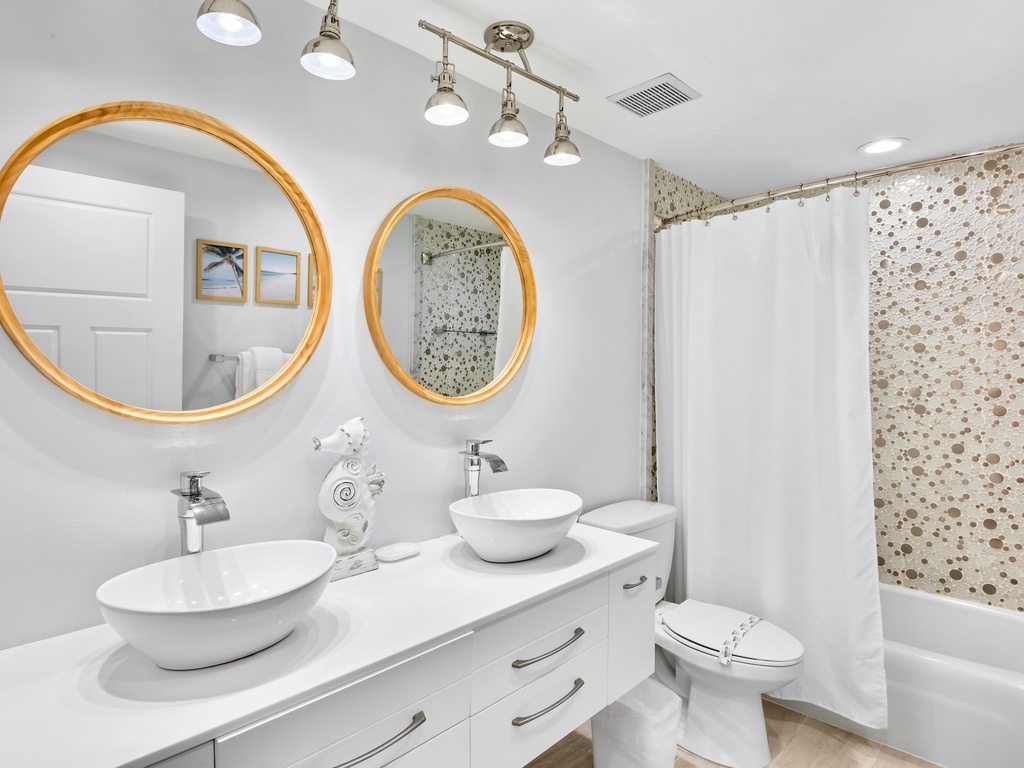 Third Bedroom B, Ensuite bathroom