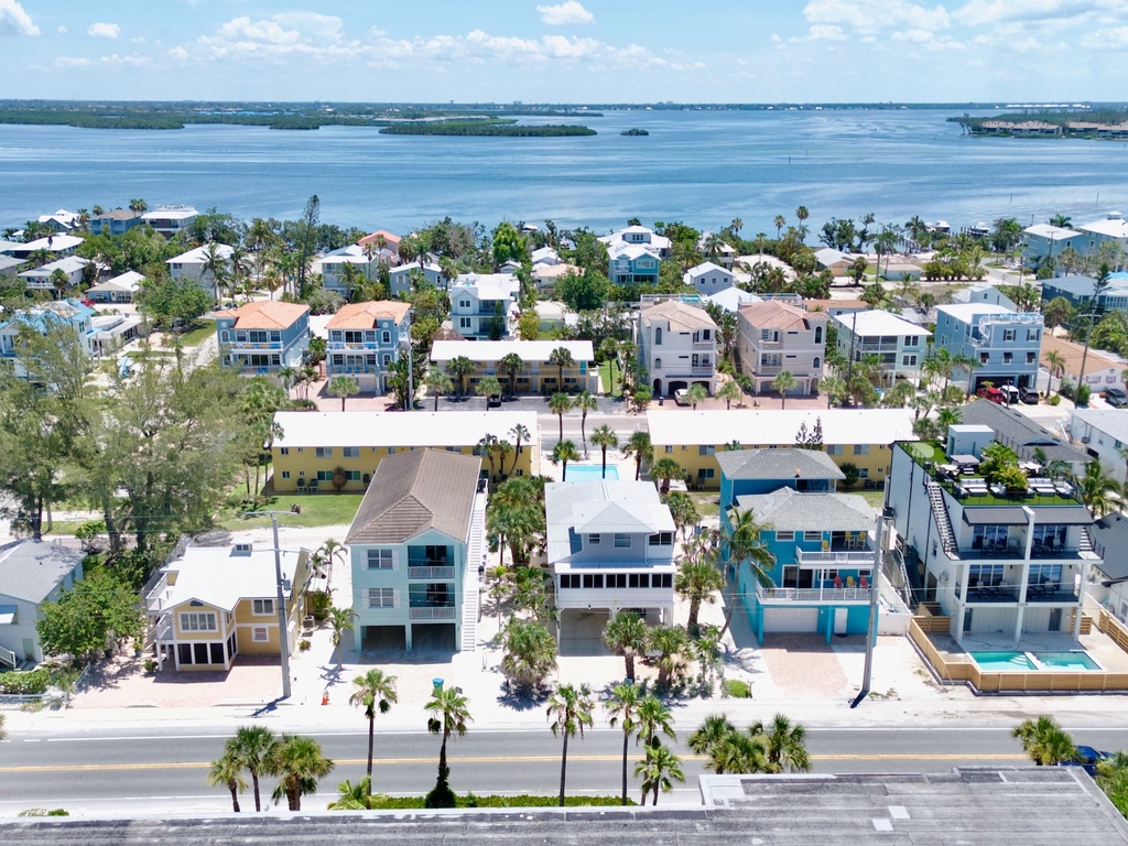 Close proximity to Gulf waters