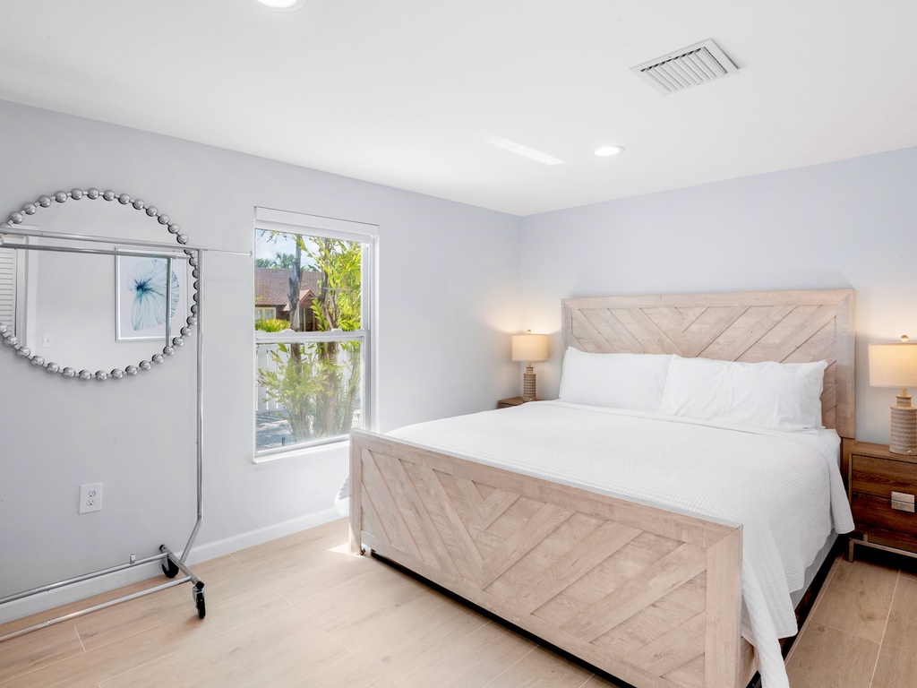 Second Bedroom - King