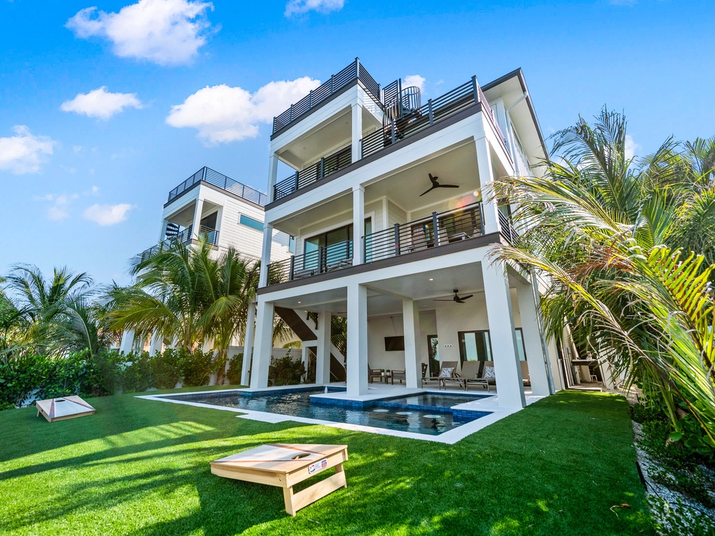 Modern and Symmetrical House