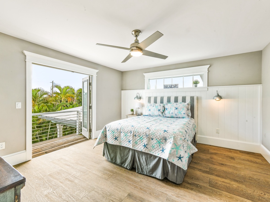 Bedroom 2 with Balcony