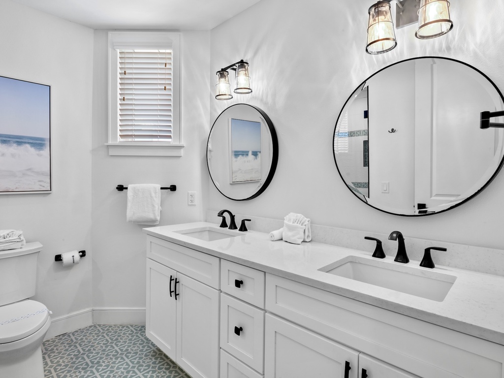 Second Bedroom, Ensuite Bathroom