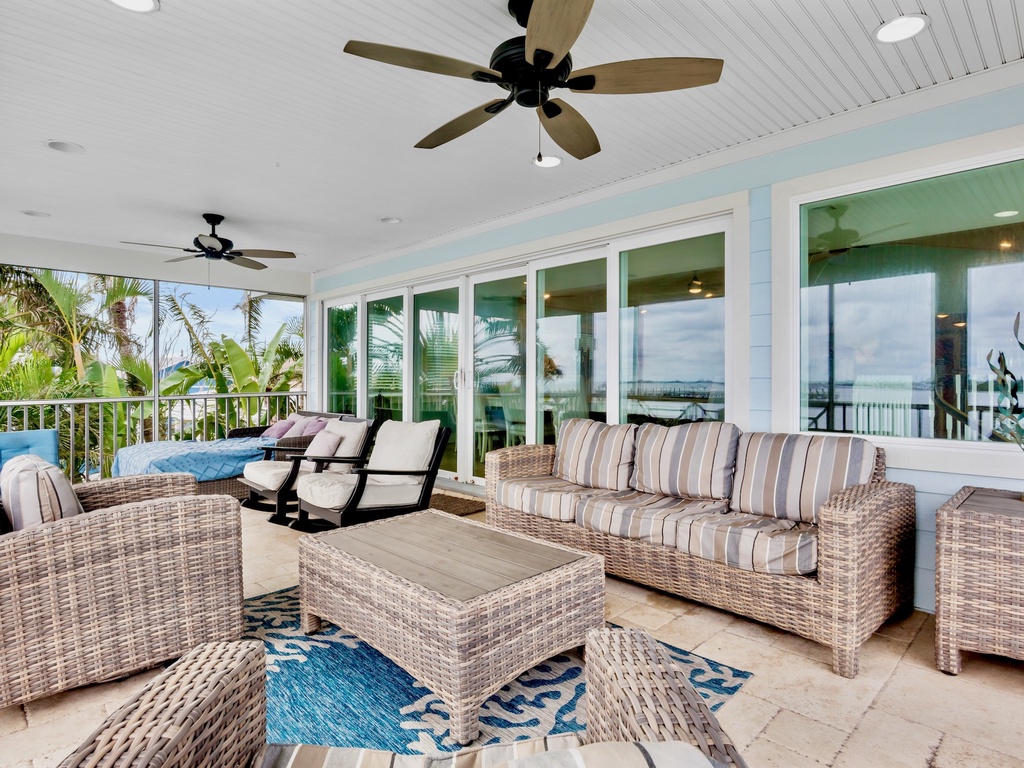 Screened-In Balcony