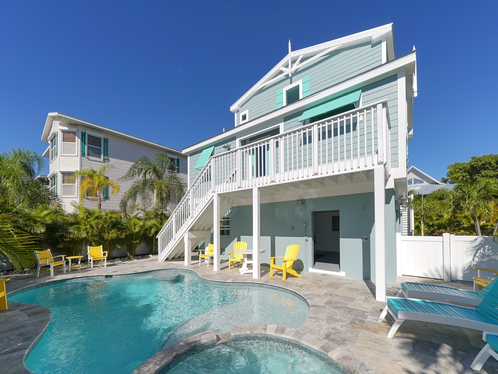 Back of Beach Paradise