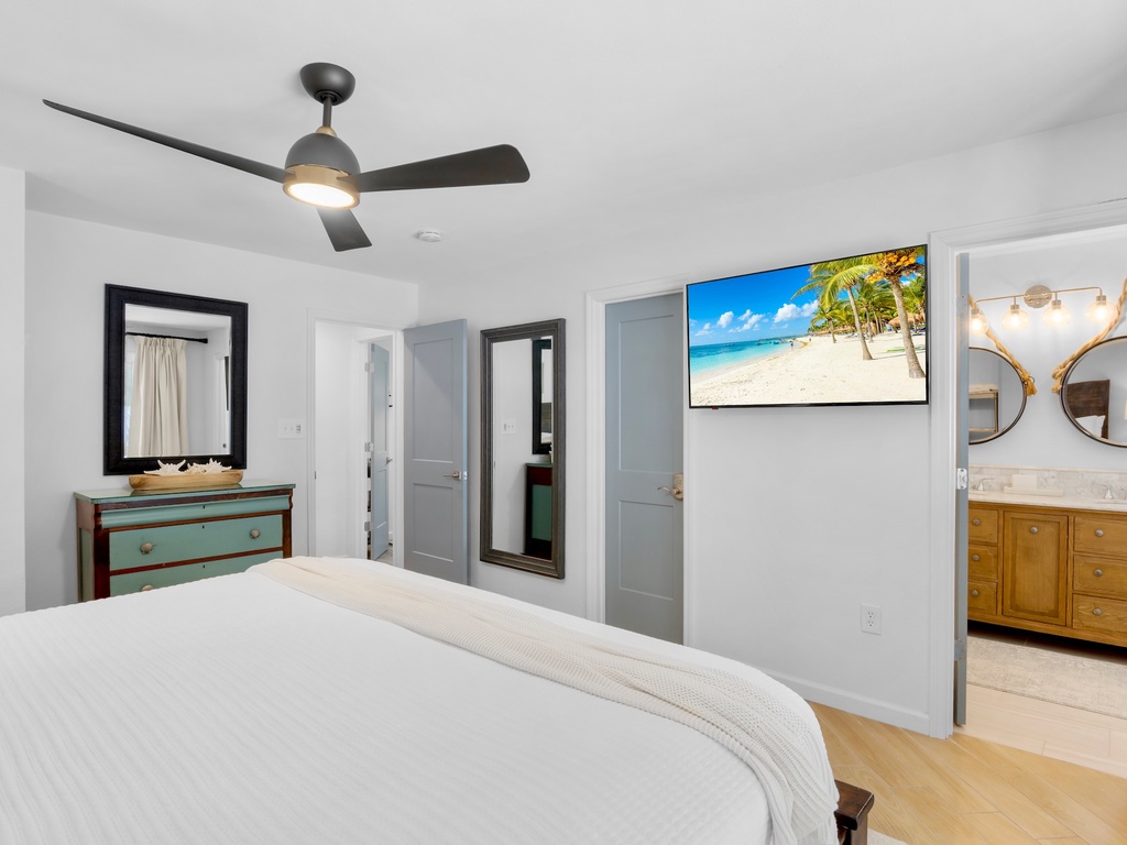 Primary Bedroom, King bed