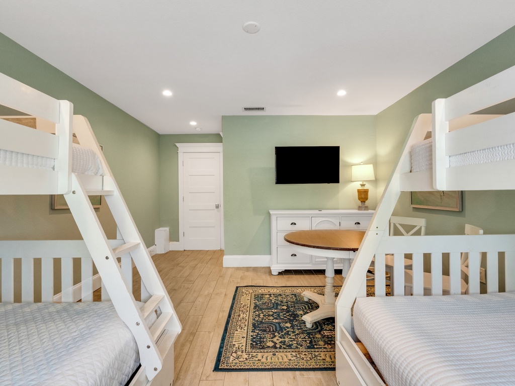 Fourth Bedroom, Two Twin/Full Bunks