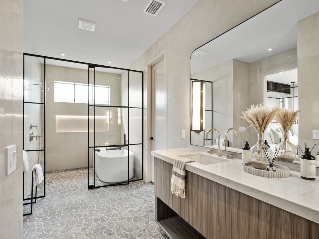 Fourth Bedroom, Ensuite
