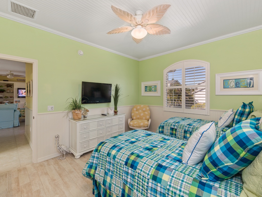 Third Bedroom- Two Twins