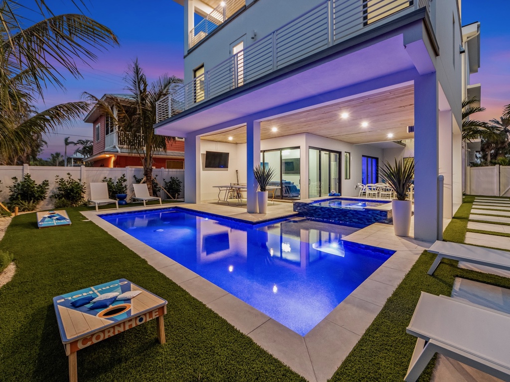 Bleuphoria by AMI Locals