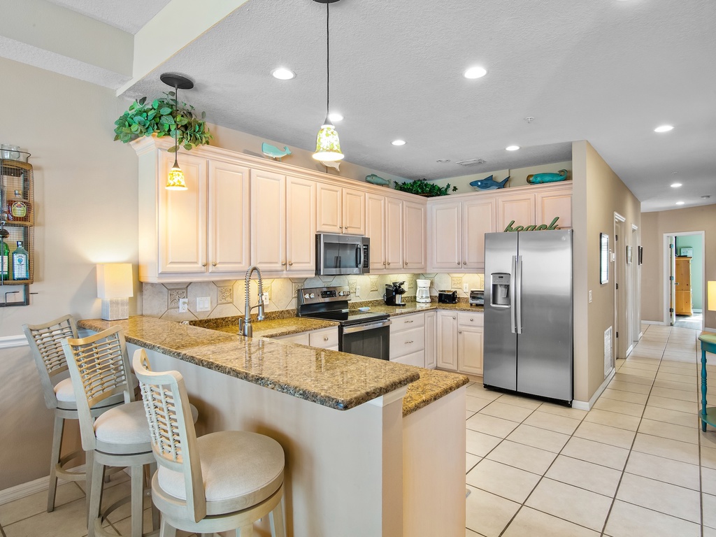 Fully Equipped Kitchen, Breakfast Bar