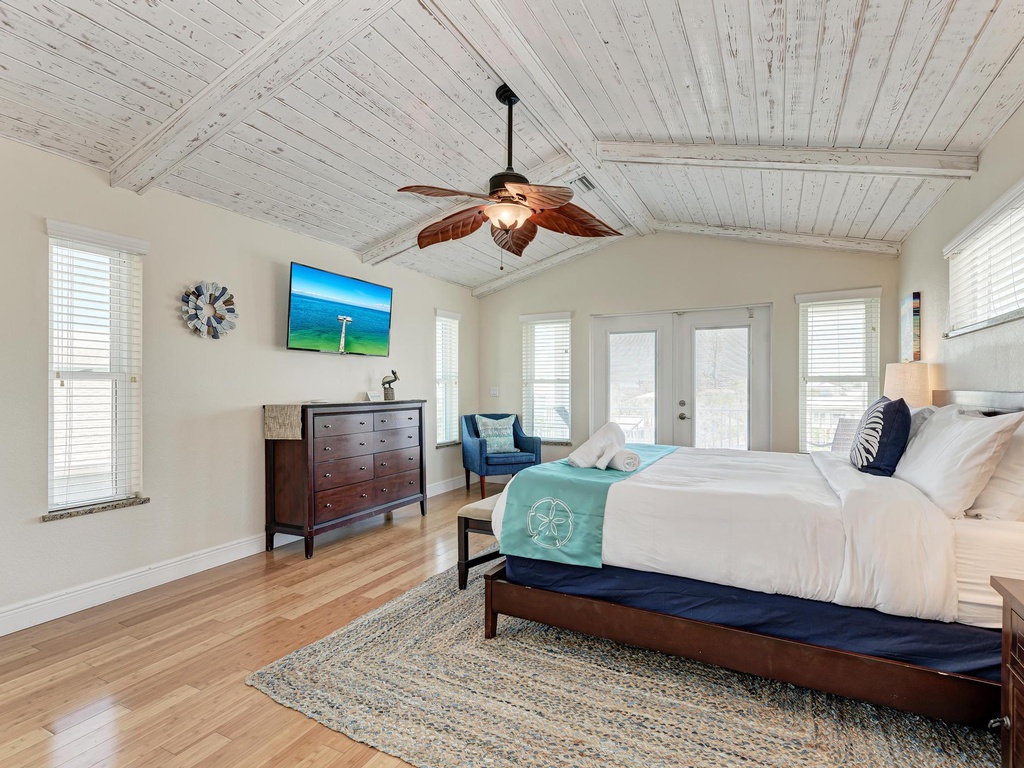 Bedroom with Terrace - Anna Maria Island Locals