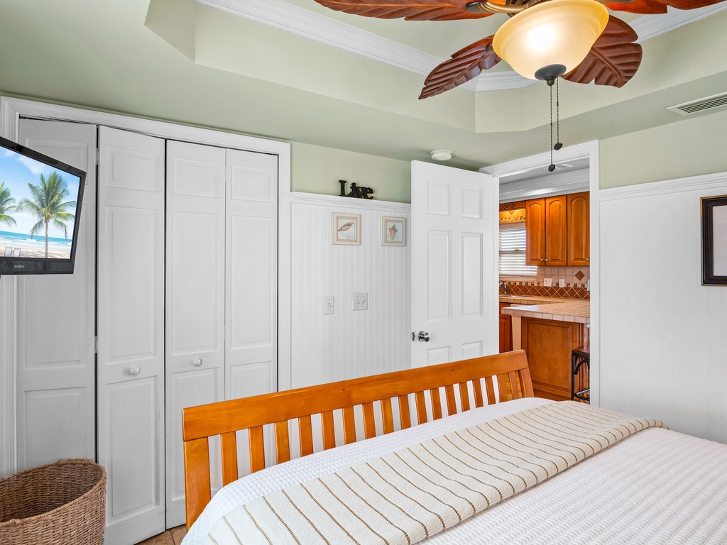 Second Bedroom - Queen