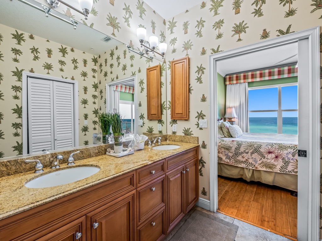 Primary En-Suite