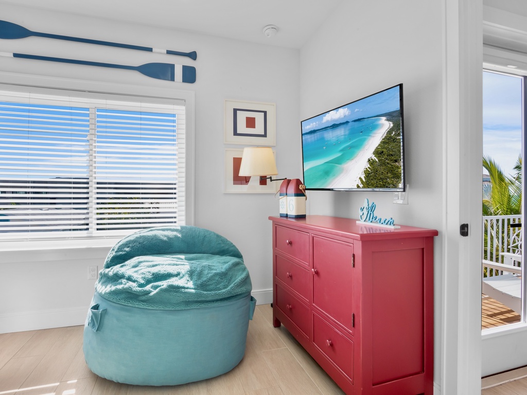 Seventh Bedroom (3rd Floor), Twin-over-Twin bunk bed