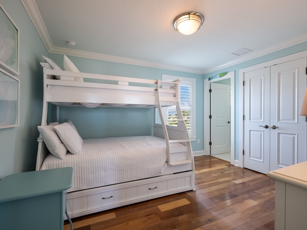 Fifth Bedroom - Twin