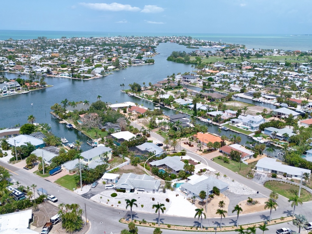 Retreat Royale by Anna Maria Island Accommodations