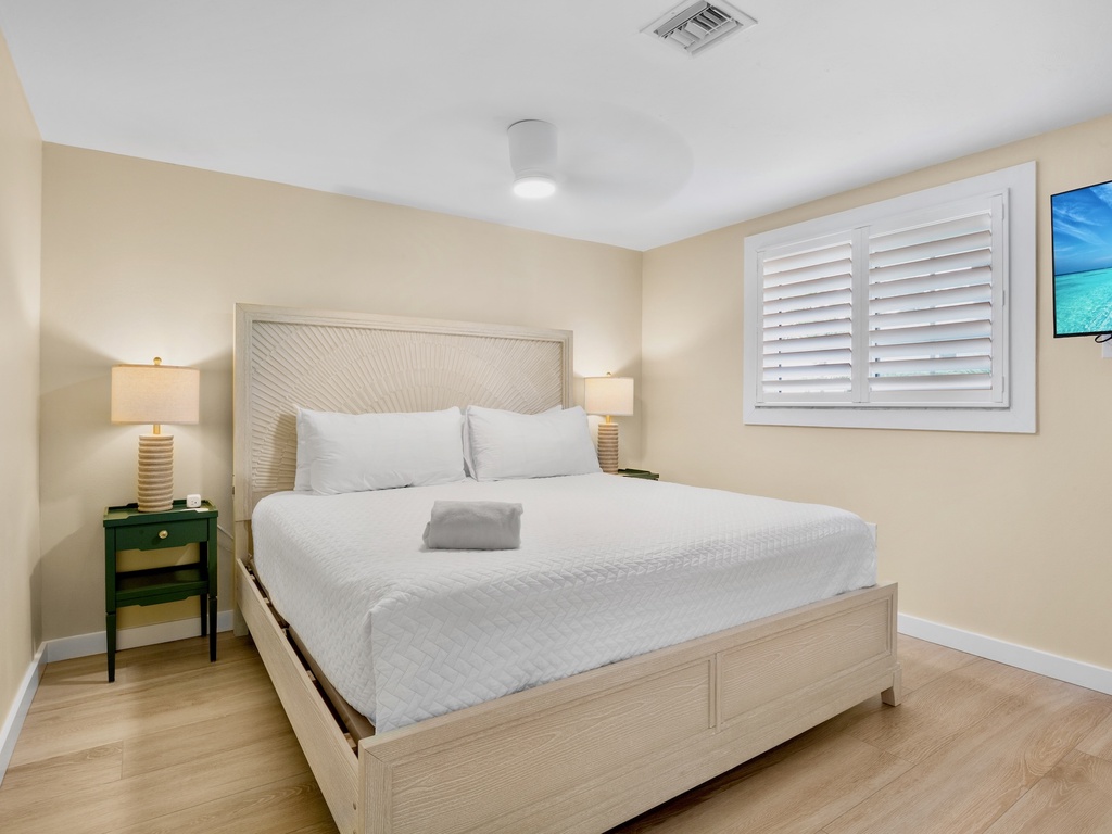 Primary Bedroom, King bed