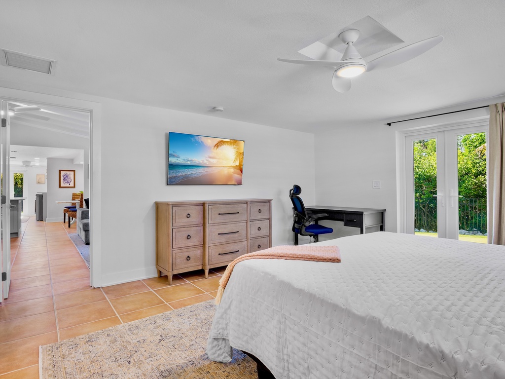 Primary Bedroom, King bed