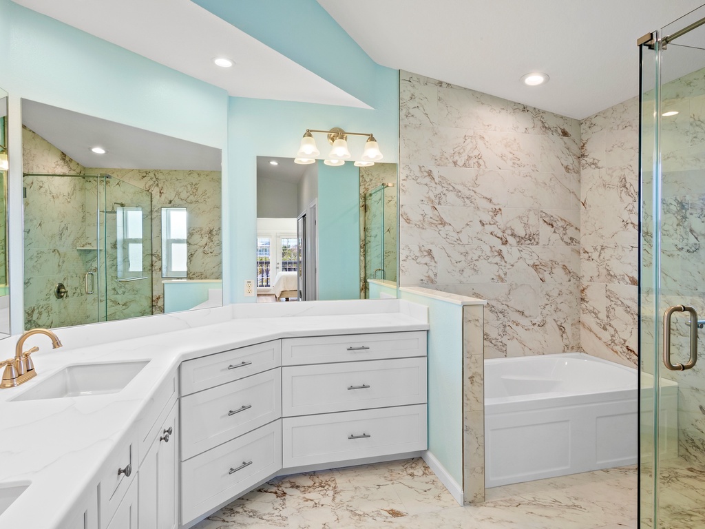 Primary Bathroom, Ensuite