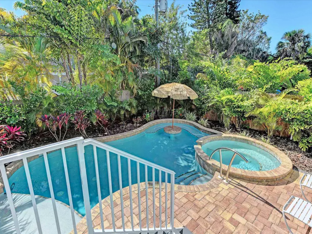 Private Pool and Spa