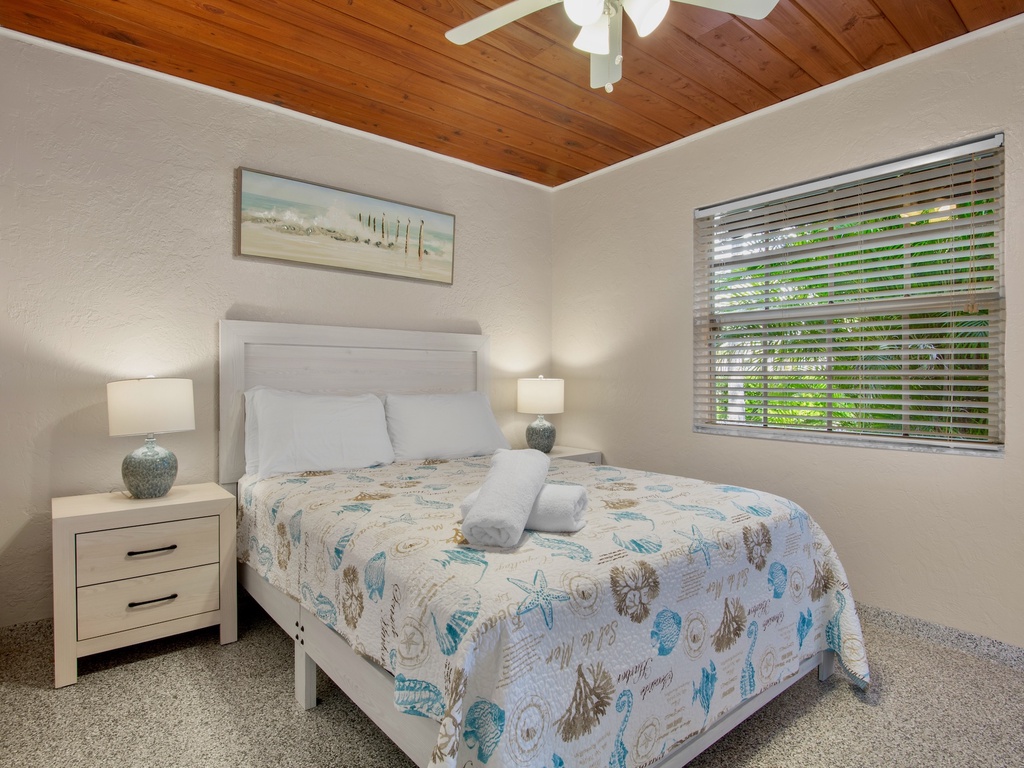 Primary Bedroom, Queen