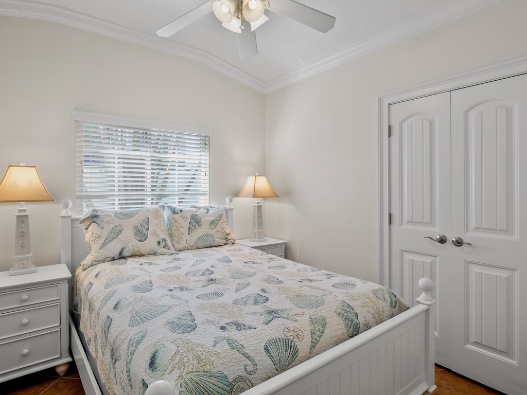 Second Bedroom, Queen