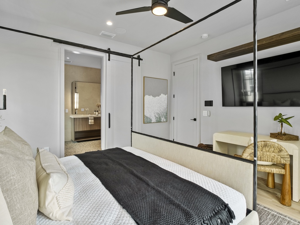 Fourth Bedroom, King