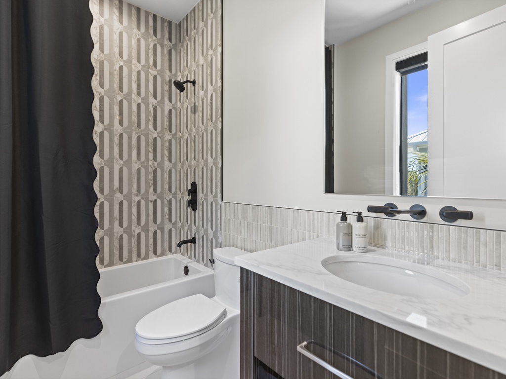 Fourth Bedroom, Ensuite bathroom with tub