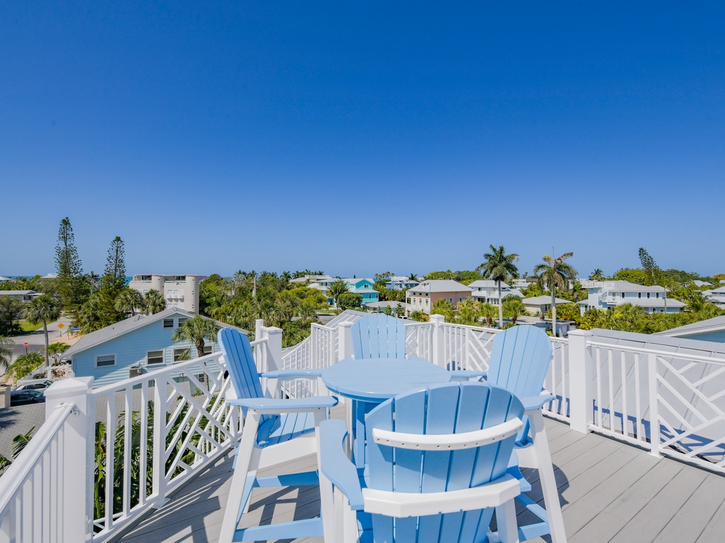 Rooftop Deck - Bar Table